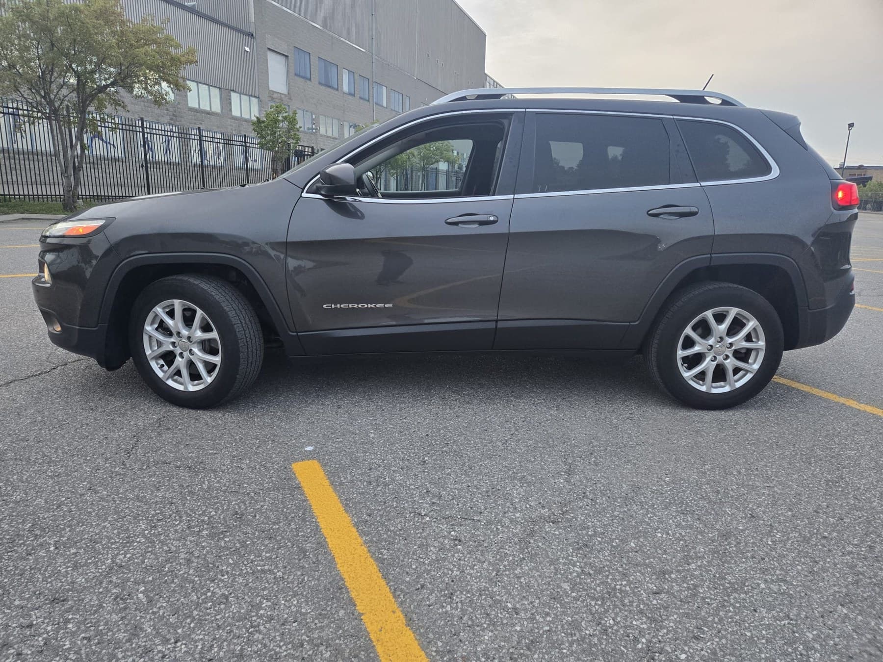 2015 Jeep Cherokee, photo 3